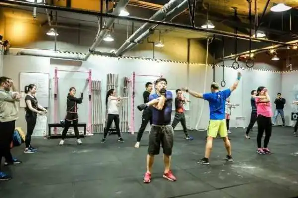 儿童如何在游戏中学习篮球技术_1