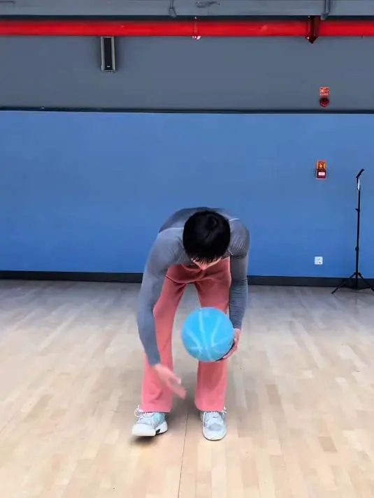 如何通过篮球训练和心理辅导提升自信_1